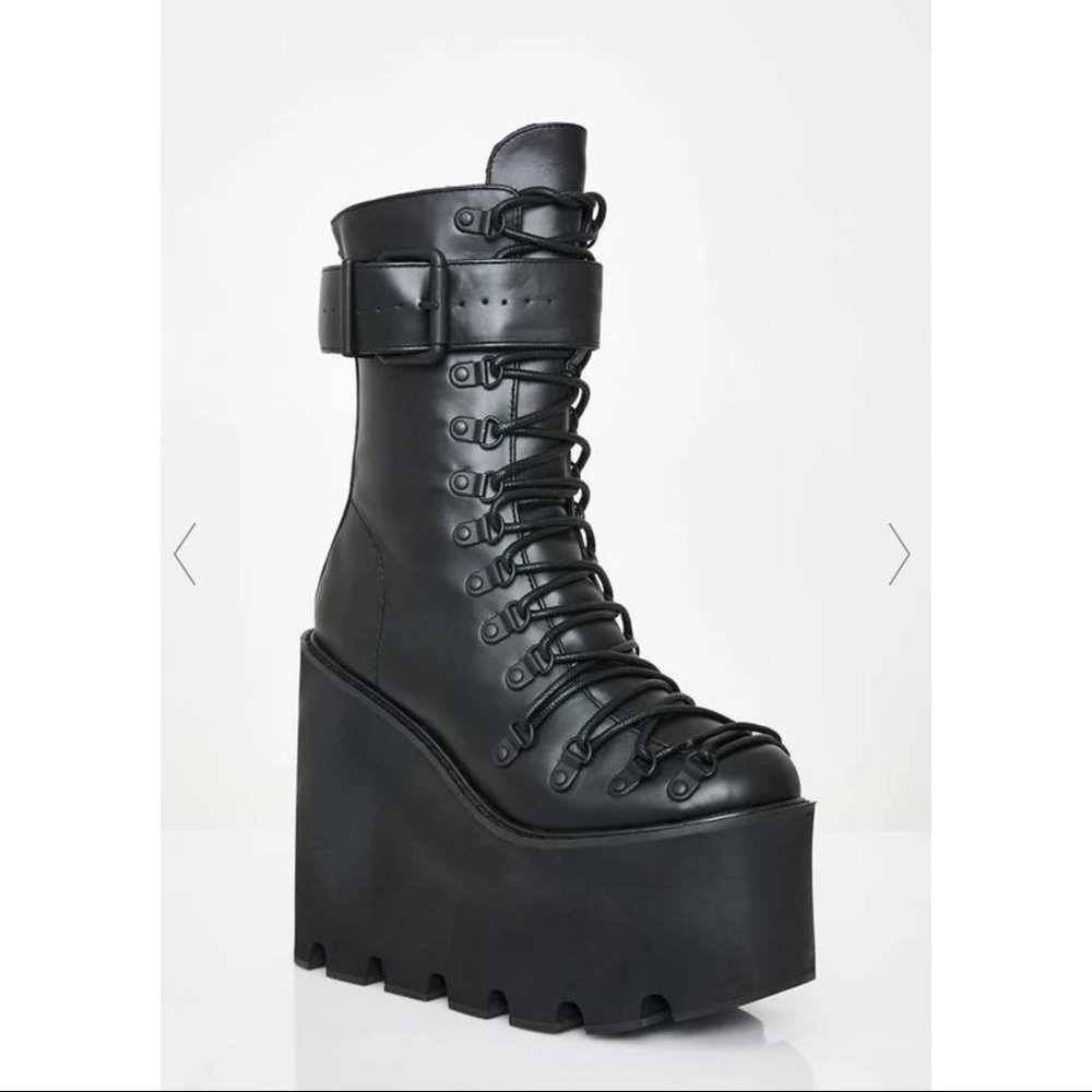 Current Mood Traitor Boots SIZE:8